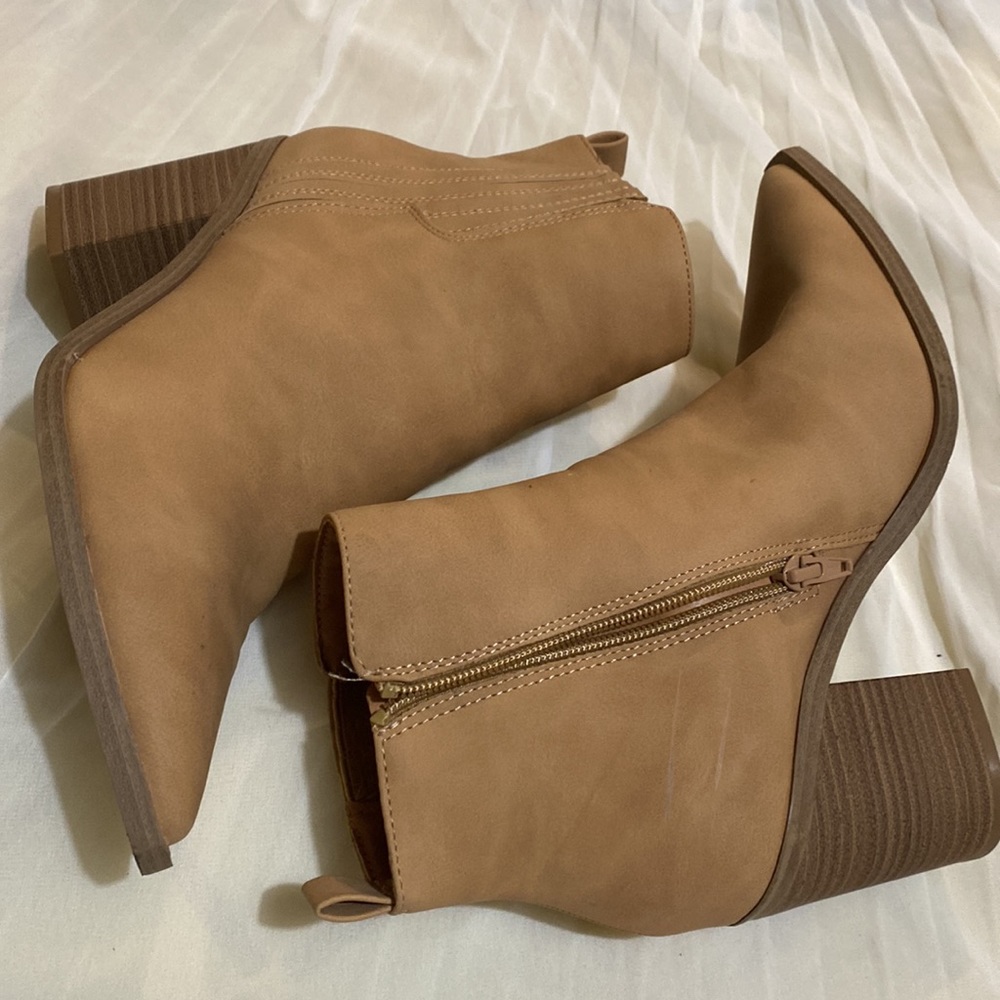 Universal Threads Short Booties - image 2